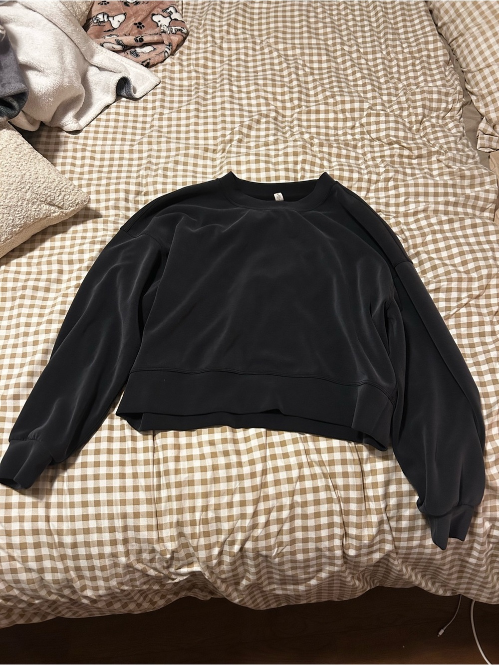 Dark grey lululemon cropped pullover
